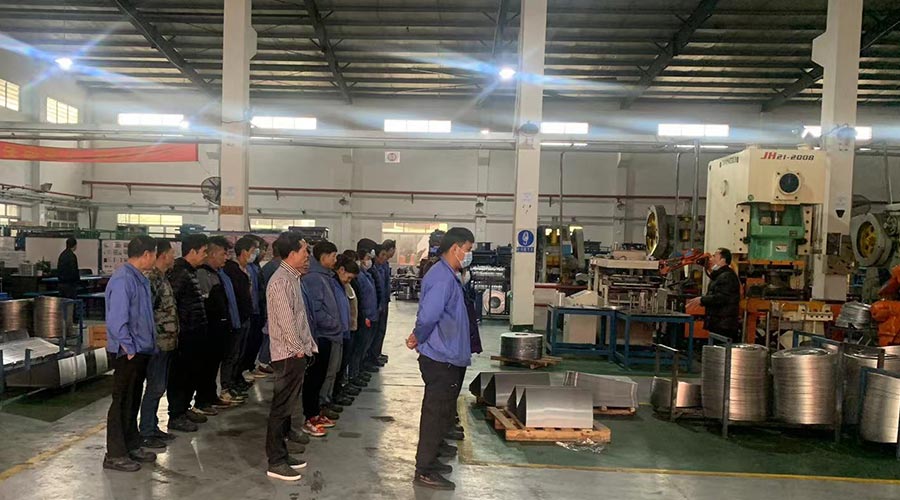 意氣奮發(fā)！金環(huán)電器沖壓車間組織人員開展例行早會